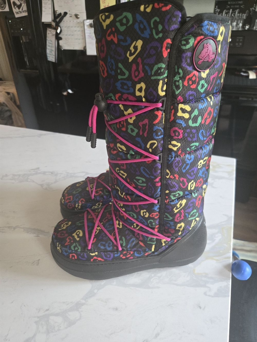 NWOT. RARE! Crocs Kosmo Snow Boots. Womens Size 9 - Picture 3 of 7